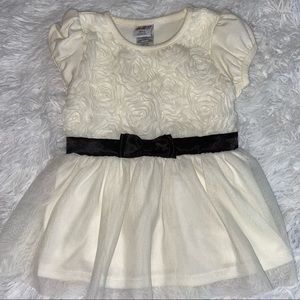 🎉10 for $10🎉Beautiful Baby Girl Dress. Size 24 months